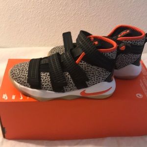 Lebron soldier X1  size 12C